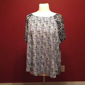 Blue and white detailed shirt!